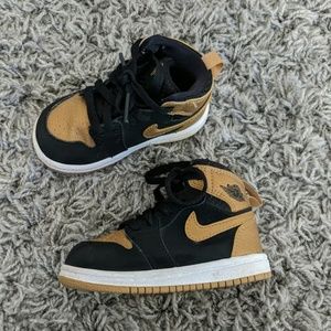 Infant/Baby Air Jordan 1 Retro High "Melo"...